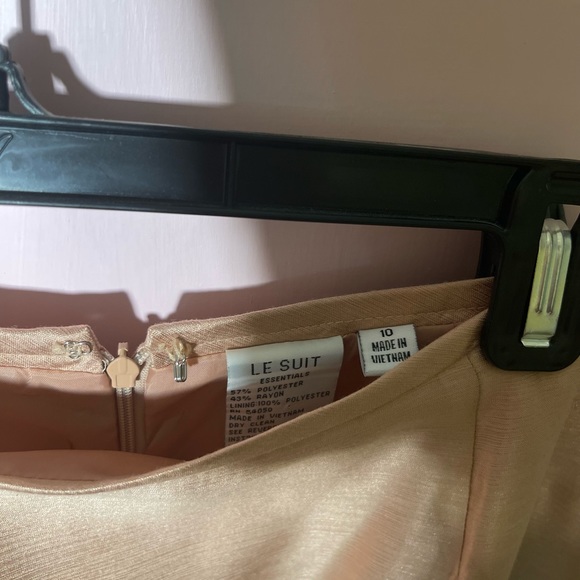 Le Suit Champagne/ Peach Skirt Set Sz 10 - Picture 7 of 9